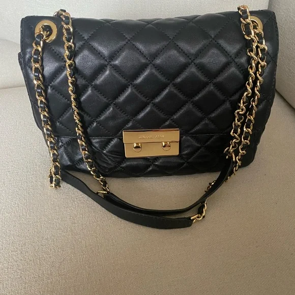 GUC Michael Kors Black Quilted Shoulder Bag - Picture 2 of 8